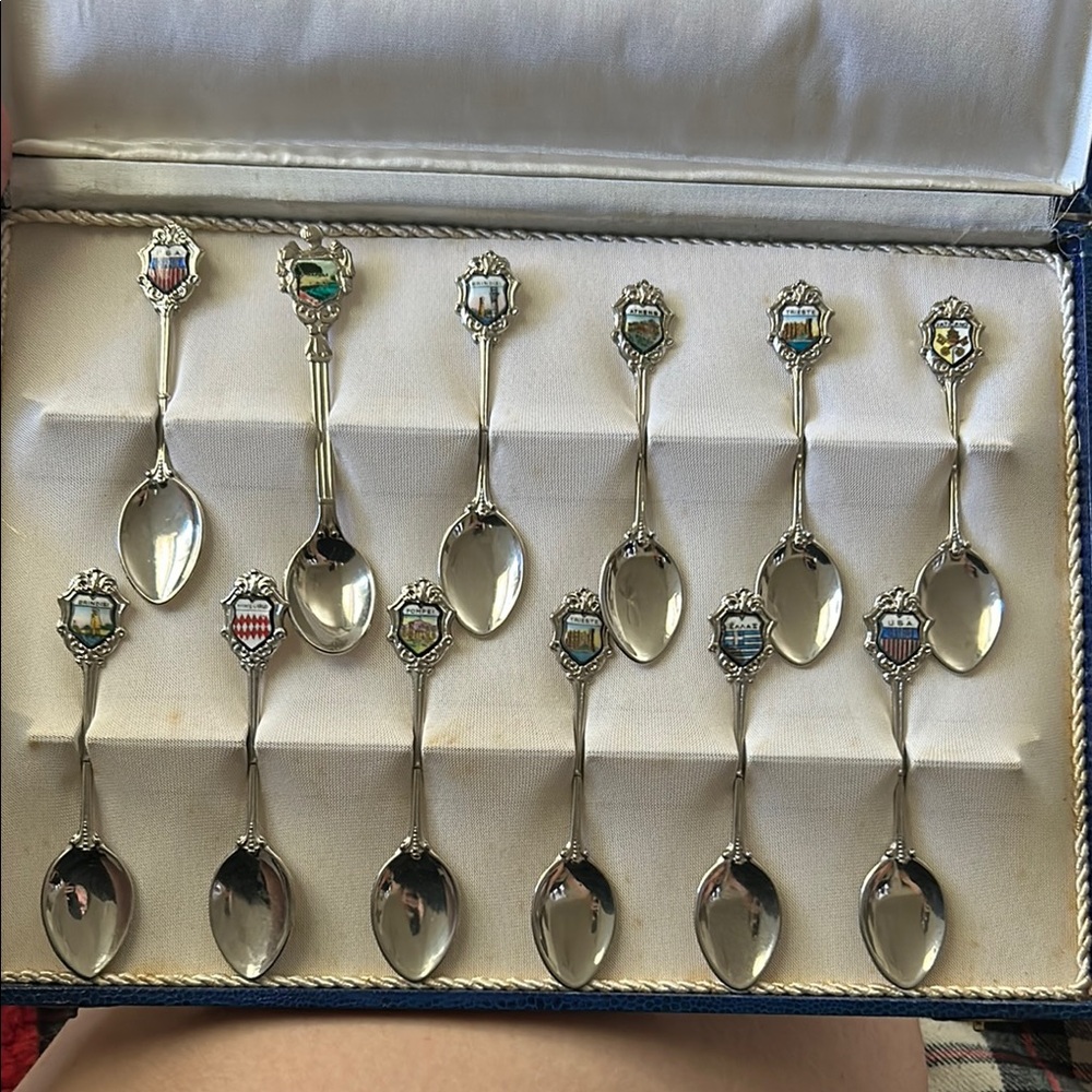 Vintage crest spoons